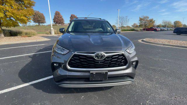 used 2020 Toyota Highlander car, priced at $30,500