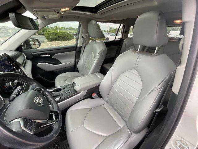used 2021 Toyota Highlander car, priced at $33,000