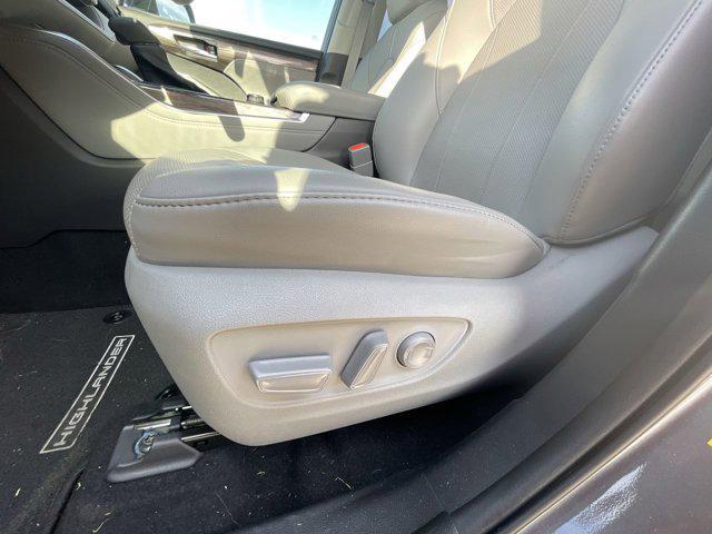 used 2021 Toyota Highlander car, priced at $38,000