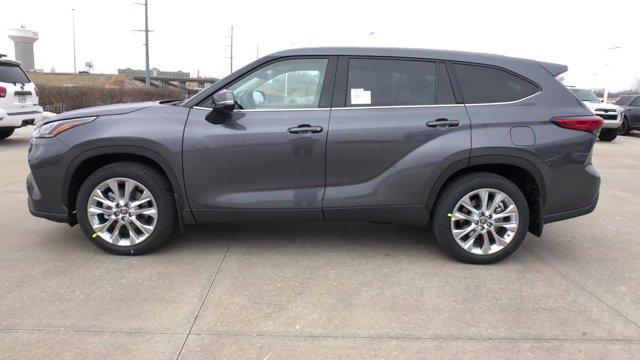 used 2021 Toyota Highlander car, priced at $38,000