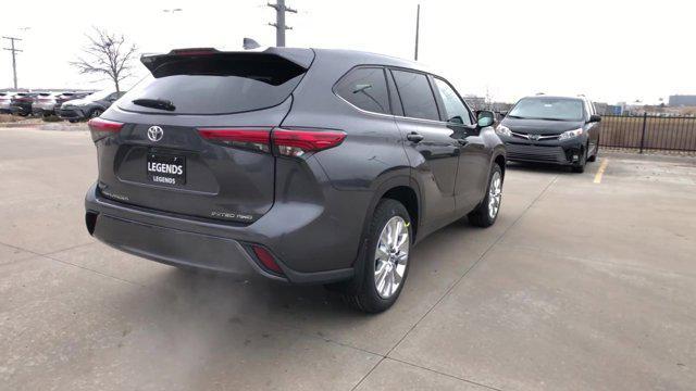 used 2021 Toyota Highlander car, priced at $38,000