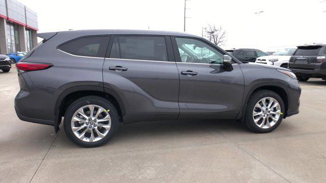 used 2021 Toyota Highlander car, priced at $38,000