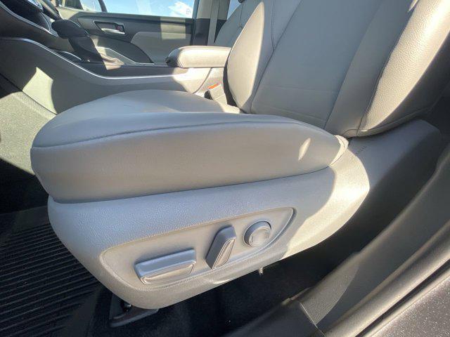 used 2025 Toyota Highlander car, priced at $48,000