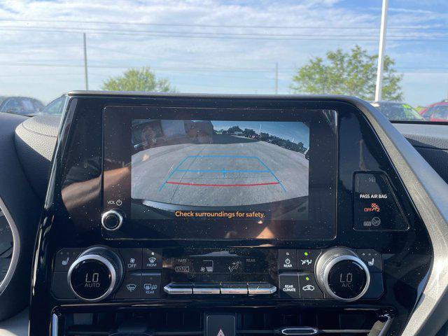 used 2025 Toyota Highlander car, priced at $48,000