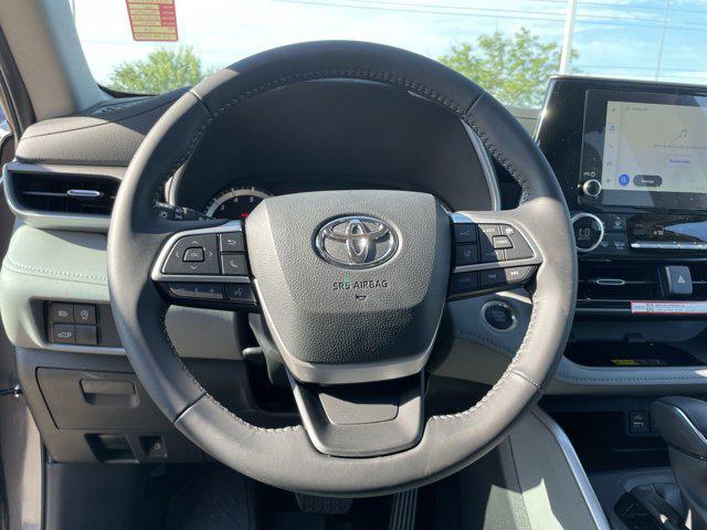 used 2025 Toyota Highlander car, priced at $48,000