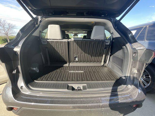 used 2025 Toyota Highlander car, priced at $48,000