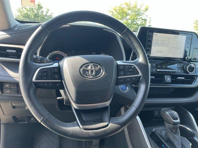 used 2022 Toyota Highlander Hybrid car, priced at $39,800