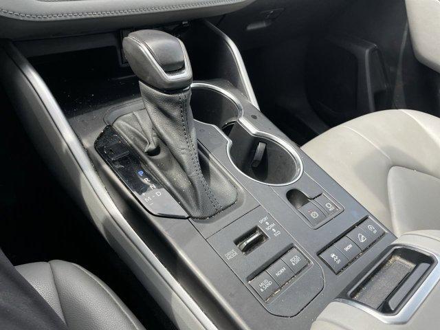 used 2021 Toyota Highlander car, priced at $32,000