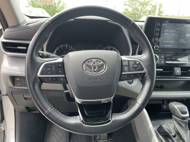 used 2021 Toyota Highlander car, priced at $32,000