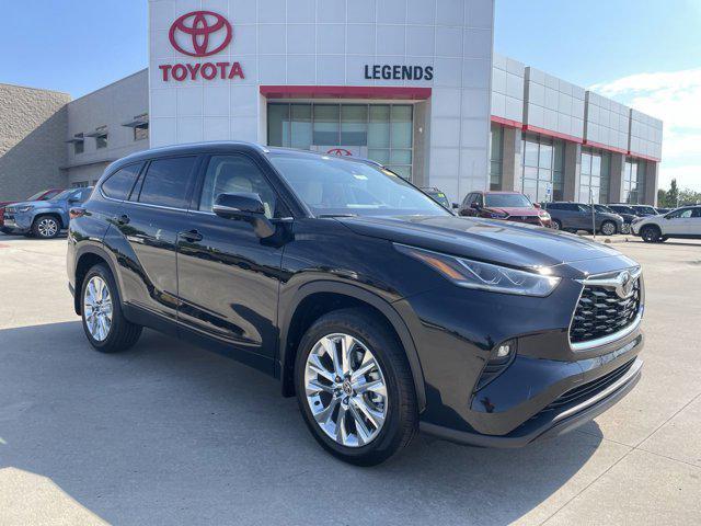 used 2025 Toyota Highlander car, priced at $54,500