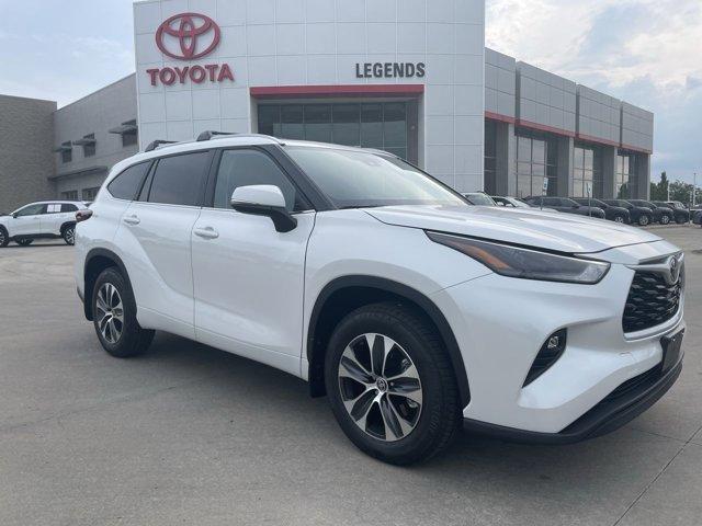 used 2025 Toyota Highlander car, priced at $48,000