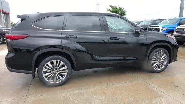 used 2020 Toyota Highlander car, priced at $36,000