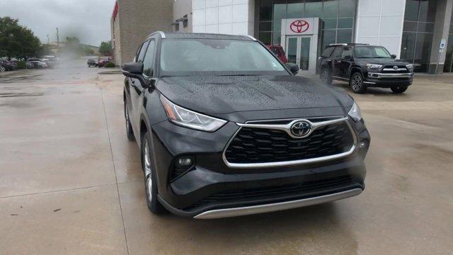 used 2020 Toyota Highlander car, priced at $36,000