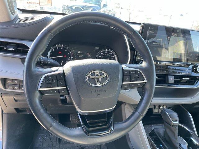 used 2020 Toyota Highlander car, priced at $36,000