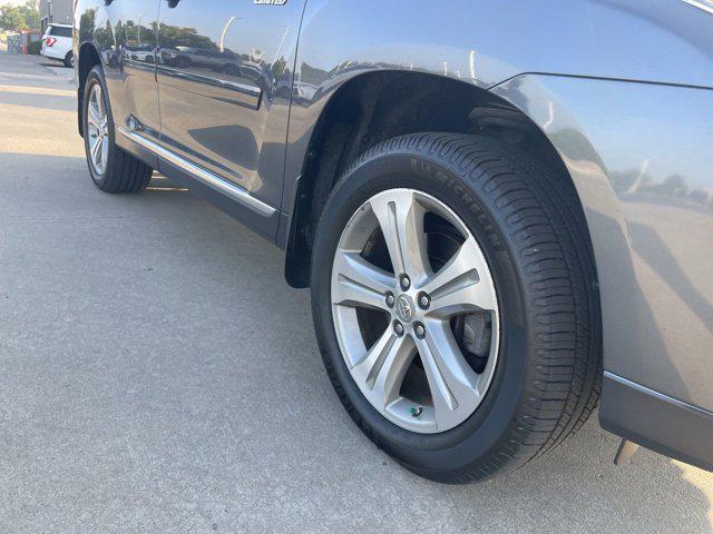 used 2012 Toyota Highlander car, priced at $14,000