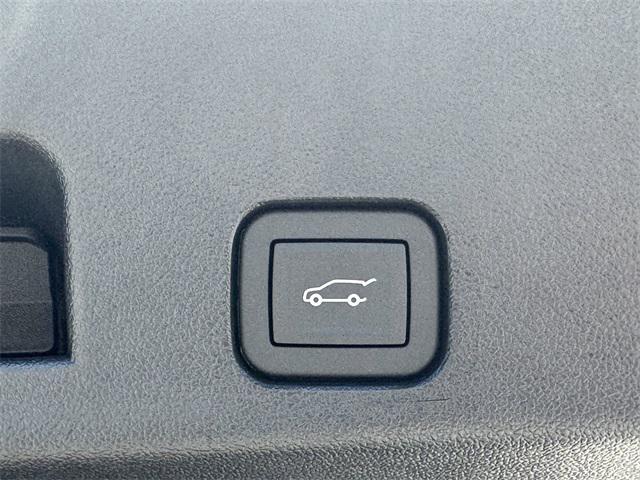 new 2025 Chevrolet Traverse car, priced at $42,680