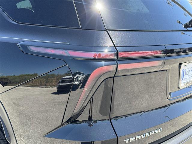 new 2025 Chevrolet Traverse car, priced at $42,680