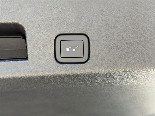 new 2026 Chevrolet Traverse car, priced at $46,044