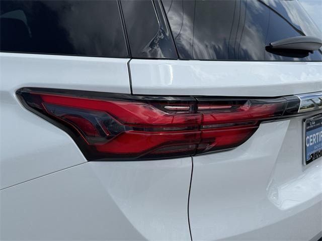 used 2022 Chevrolet Traverse car, priced at $29,990