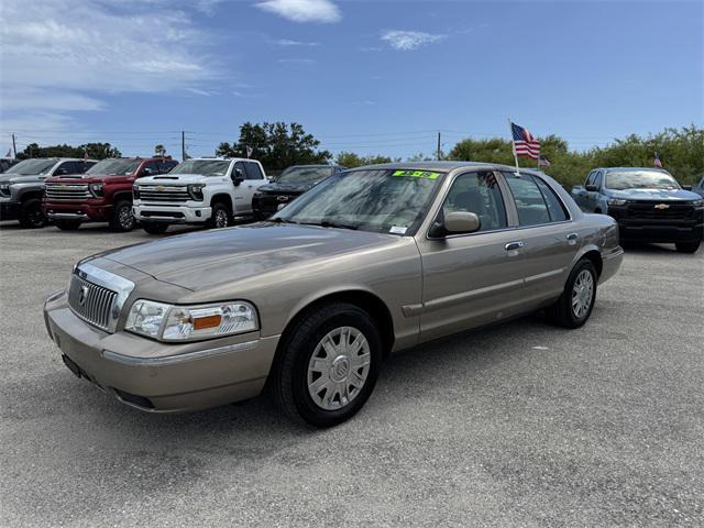 used 2006 Mercury Grand Marquis car, priced at $12,990