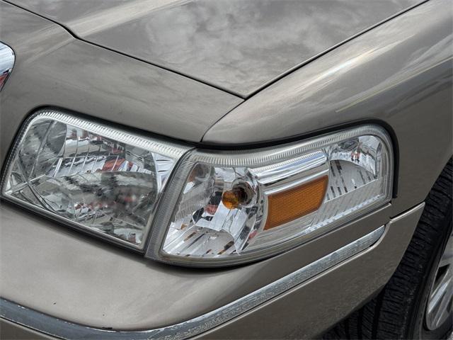 used 2006 Mercury Grand Marquis car, priced at $12,990