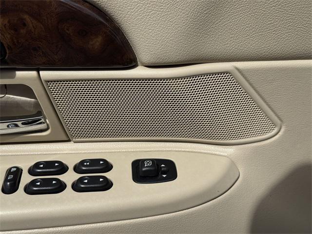used 2006 Mercury Grand Marquis car, priced at $12,990