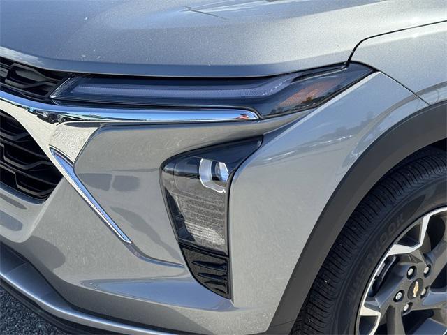 new 2025 Chevrolet Trax car, priced at $22,462