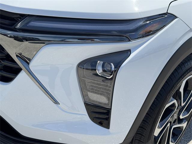 new 2025 Chevrolet Trax car, priced at $27,243