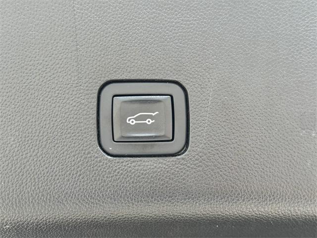 used 2018 Chevrolet Traverse car, priced at $23,995