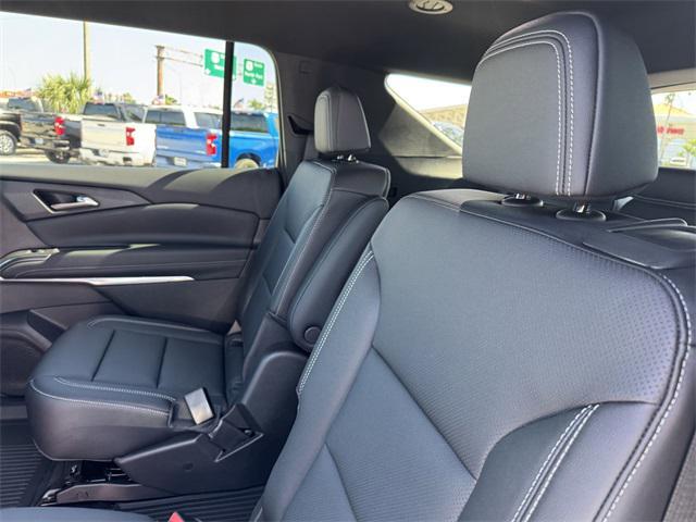 new 2025 Chevrolet Traverse car, priced at $42,680