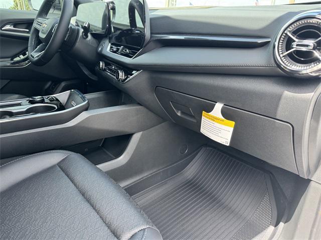 new 2026 Chevrolet Equinox car, priced at $31,275