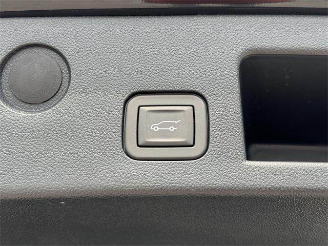 new 2025 Chevrolet Equinox car, priced at $32,700