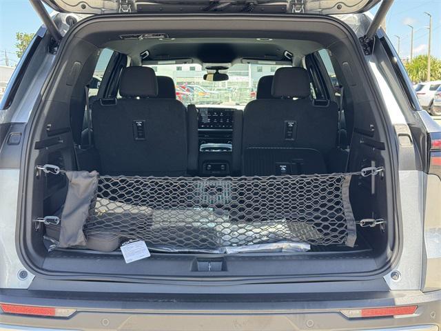 new 2025 Chevrolet Traverse car, priced at $40,125