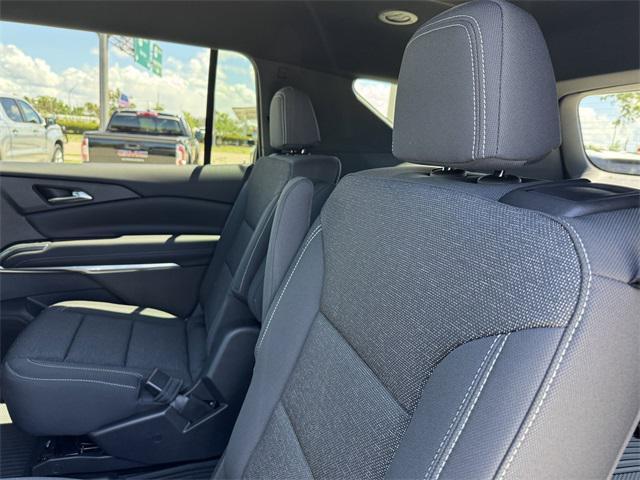 new 2025 Chevrolet Traverse car, priced at $40,125