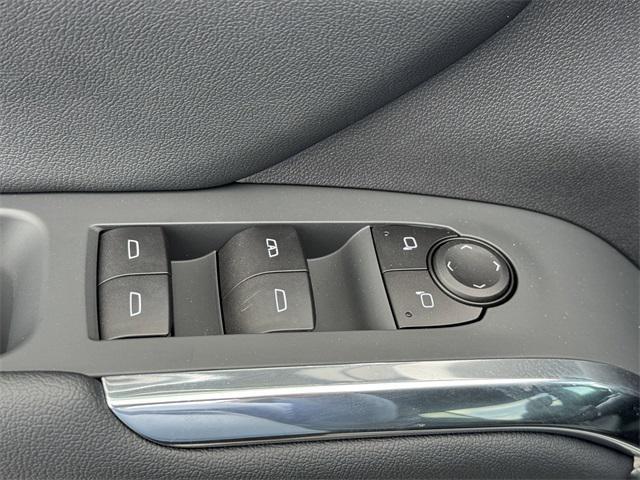 new 2025 Chevrolet Traverse car, priced at $40,051