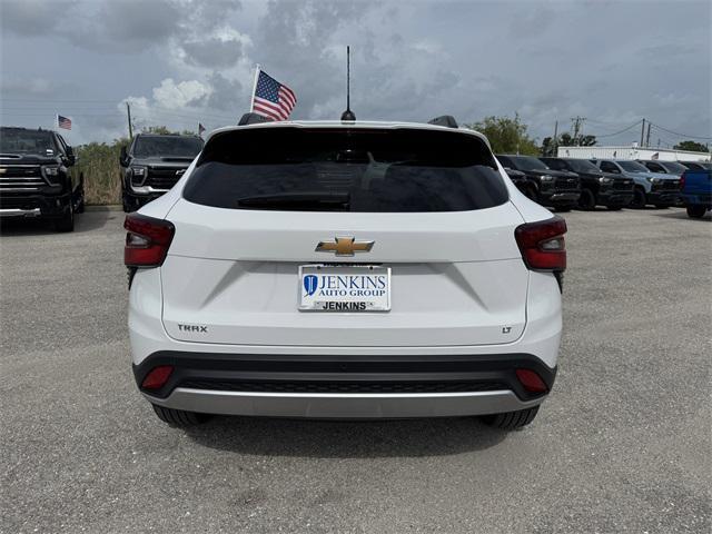 new 2025 Chevrolet Trax car, priced at $24,330