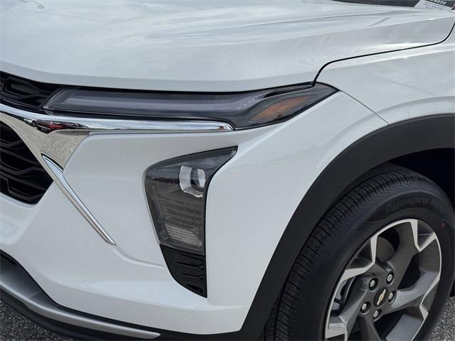 new 2025 Chevrolet Trax car, priced at $24,330