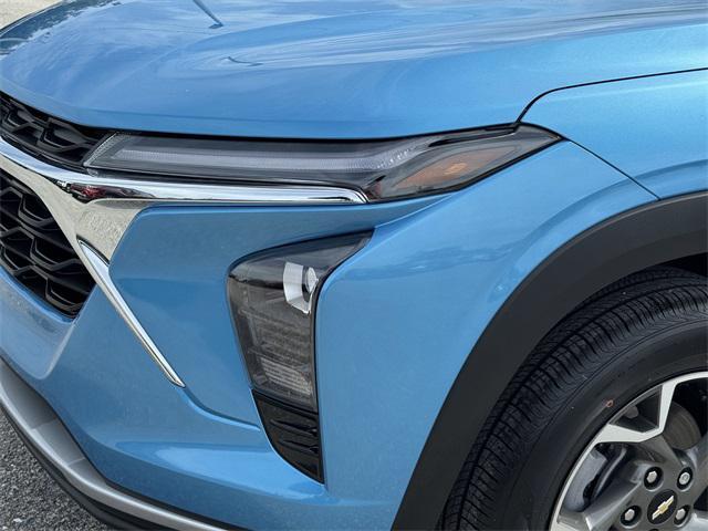 new 2025 Chevrolet Trax car, priced at $24,725