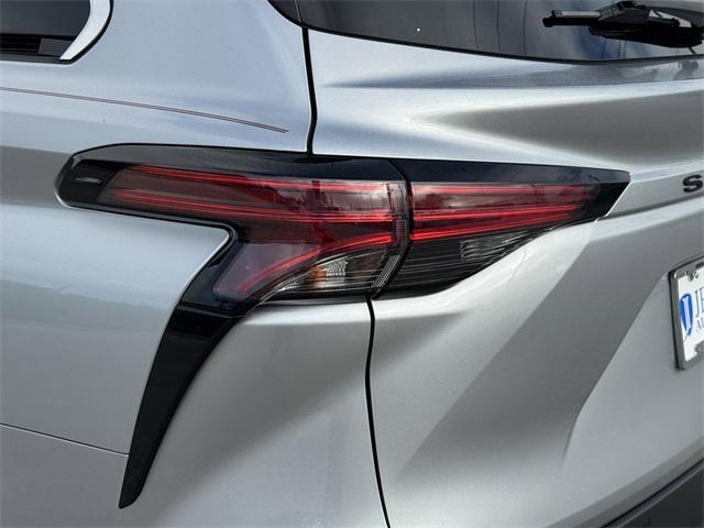 used 2021 Toyota Sienna car, priced at $35,652