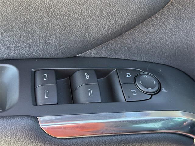 new 2025 Chevrolet Traverse car, priced at $43,143