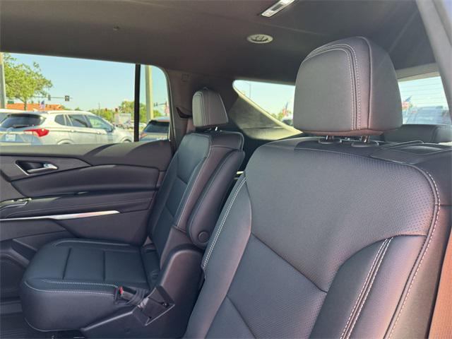 new 2025 Chevrolet Traverse car, priced at $43,143