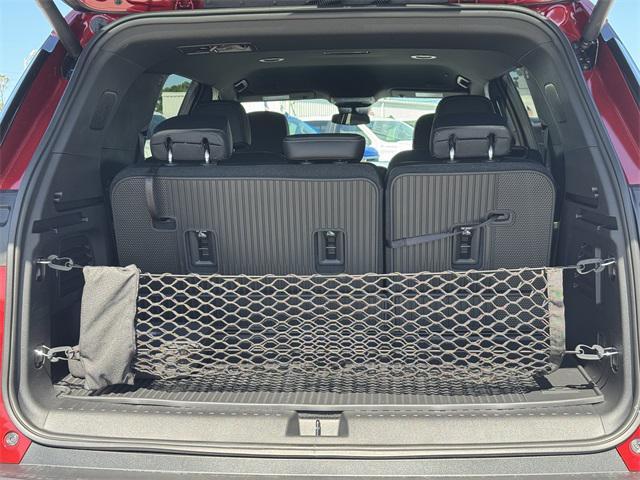 new 2025 Chevrolet Traverse car, priced at $43,143