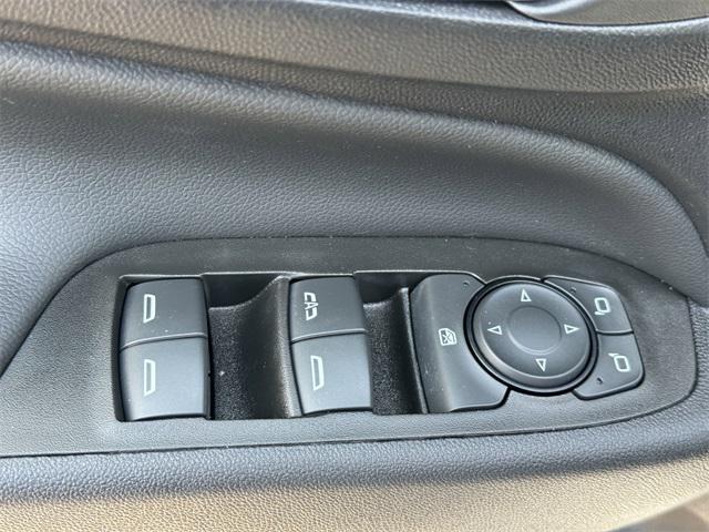 used 2023 Chevrolet Equinox car, priced at $24,394
