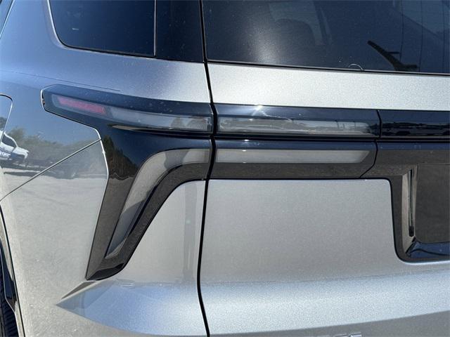 new 2025 Chevrolet Traverse car, priced at $54,616