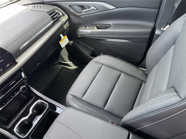 new 2025 Chevrolet Traverse car, priced at $42,680