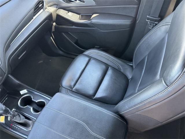 used 2023 Chevrolet Traverse car, priced at $30,764