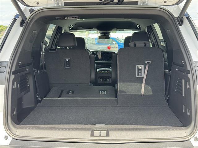new 2025 Chevrolet Traverse car, priced at $42,960