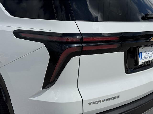 new 2025 Chevrolet Traverse car, priced at $42,960
