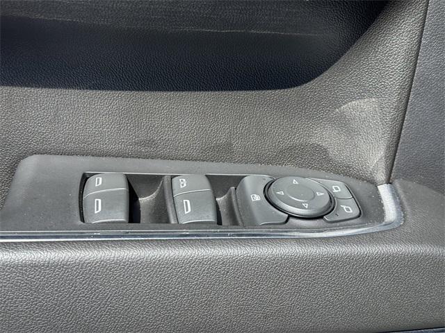 used 2022 Chevrolet Silverado 1500 car, priced at $39,125