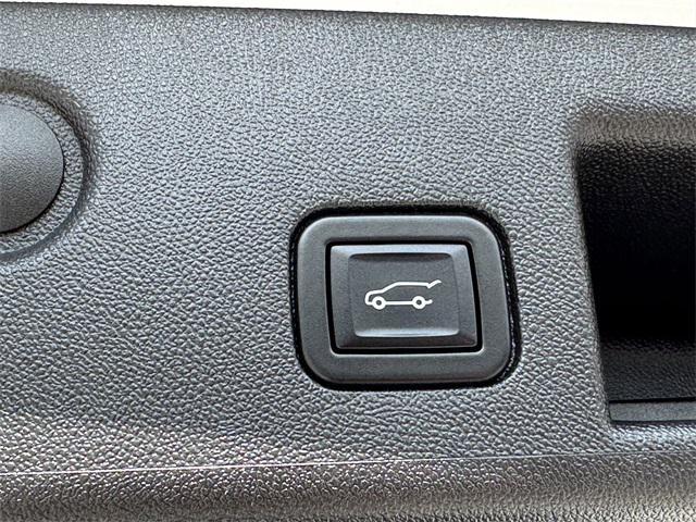 used 2022 Chevrolet Equinox car, priced at $28,990